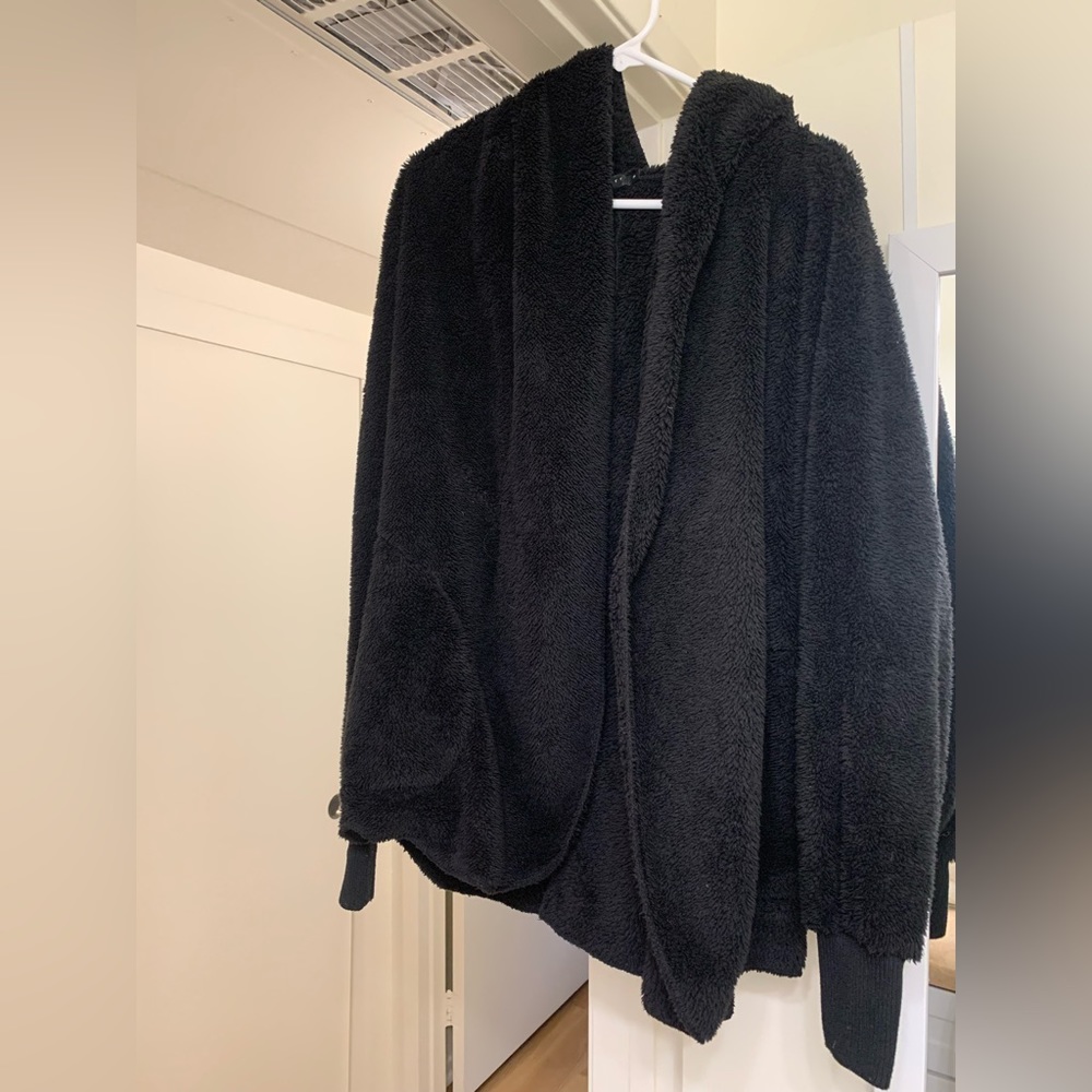 Super cozy T-Party black cardigan with hood and pockets. Size small